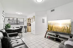 5930 W 25th Ct, Hialeah, FL 33016 - Photo 9