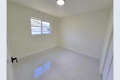 571 E 54th St, Hialeah, FL 33013 - Photo 21