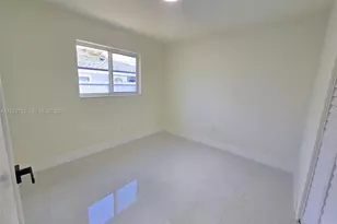 571 E 54th St, Hialeah, FL 33013 - Photo 21