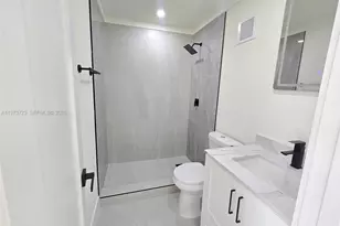 571 E 54th St, Hialeah, FL 33013 - Photo 19