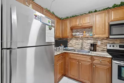 8851 Sunrise Lakes Blvd #116, Sunrise, FL 33322 - Photo 9