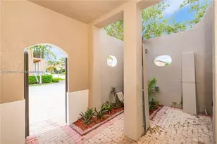 604 SW 147th Ave, Pembroke Pines, FL 33027 - Photo 5