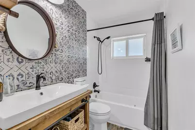 9417 NW 72nd St, Tamarac, FL 33321 - Photo 13