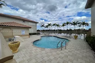 703 NE 195th St, Miami, FL 33179 - Photo 19