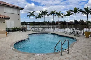 703 NE 195th St, Miami, FL 33179 - Photo 17