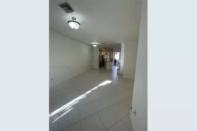 703 NE 195th St #703, Miami, FL 33179 - Photo 5
