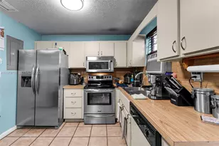 1613 NW 16th St, Miami, FL 33125 - Photo 5