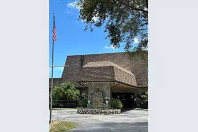 301 Cambridge Rd #105, Hollywood, FL 33024 - Photo 3