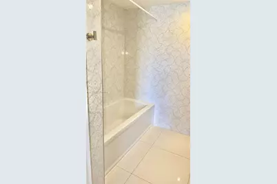 637 SW 3rd St #304, Miami, FL 33130 - Photo 9