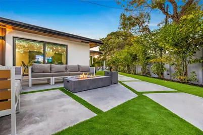 2100 SW 9th Ave, Miami, FL 33129 - Photo 15