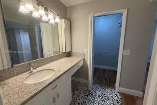 302 Lakeview Dr, Weston, FL 33326 - Photo 17