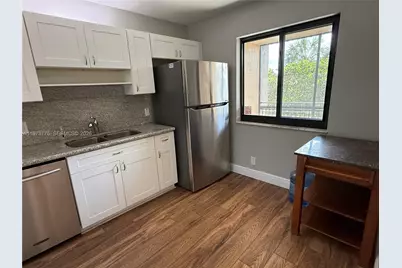 302 Lakeview Dr #204, Weston, FL 33326 - Photo 5