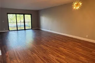 302 Lakeview Dr, Weston, FL 33326 - Photo 7