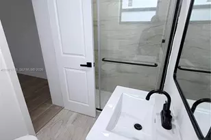 9381 SW 39th St, Miami, FL 33165 - Photo 7