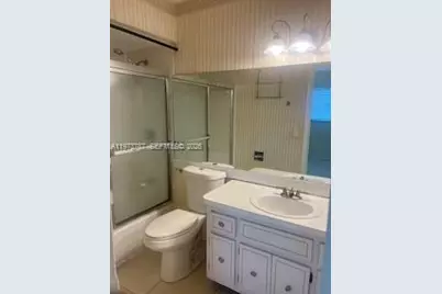 5171 W Oakland Park Blvd #203, Lauderdale Lakes, FL 33313 - Photo 9