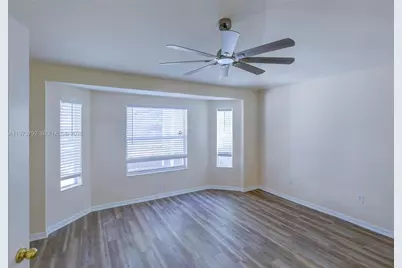 18105 Lembrecht Way, Tampa, FL 33647 - Photo 9