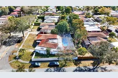 12670 NE Miami Pl, North Miami, FL 33161 - Photo 27