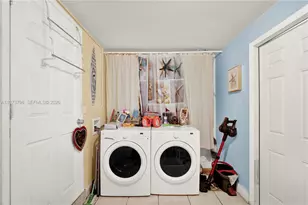 12670 NE Miami Pl, North Miami, FL 33161 - Photo 23