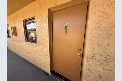 2540 W 67th Pl #202-28, Hialeah, FL 33016 - Photo 3