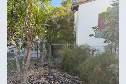 2750 SW 26th St, Miami, FL 33133 - Photo 7