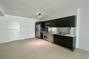 31 SE 6th St, Miami, FL 33131 - Photo 5