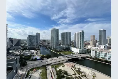 31 SE 6th St #1604, Miami, FL 33131 - Photo 17