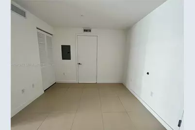 31 SE 6th St #1604, Miami, FL 33131 - Photo 13