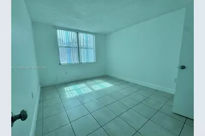 1800 Sans Souci Blvd #127, North Miami, FL 33181 - Photo 9