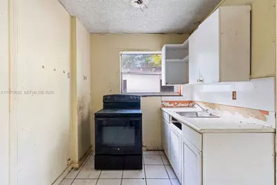 1045 SW 20th Ave, Miami, FL 33135 - Photo 39