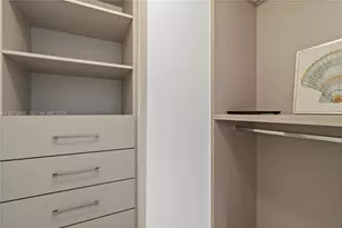 121 NE 34th St, Miami, FL 33137 - Photo 13