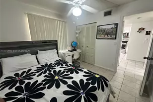 10434 Sunrise Lakes Blvd, Sunrise, FL 33322 - Photo 19