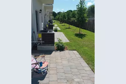 1790 SE 7th Ter #1790, Homestead, FL 33034 - Photo 11