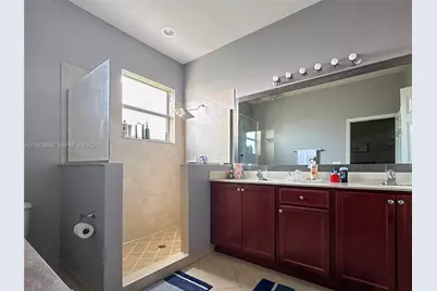 8877 SW 223rd Ln, Cutler Bay, FL 33190 - Photo 7