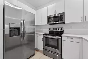 2662 SE 10th St, Homestead, FL 33035 - Photo 5