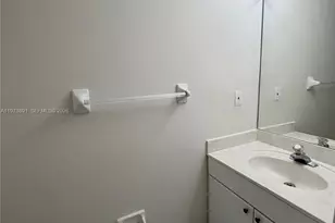 9193 Fontainebleau Blvd, Miami, FL 33172 - Photo 5