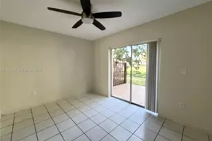 9193 Fontainebleau Blvd, Miami, FL 33172 - Photo 9