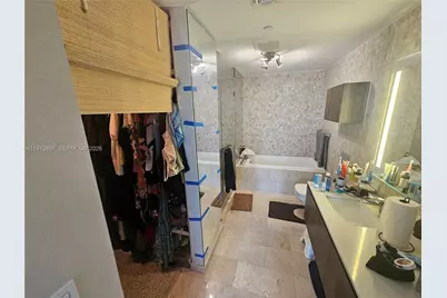 68 SE 6th St #1806, Miami, FL 33131 - Photo 13