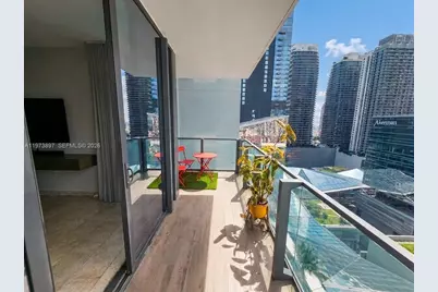 68 SE 6th St #1806, Miami, FL 33131 - Photo 17
