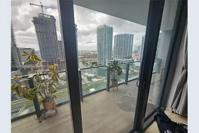 68 SE 6th St #1806, Miami, FL 33131 - Photo 23