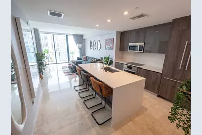 68 SE 6th St #1806, Miami, FL 33131 - Photo 3