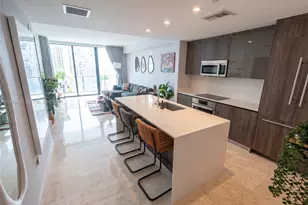68 SE 6th St, Miami, FL 33131 - Photo 3