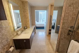 68 SE 6th St, Miami, FL 33131 - Photo 11