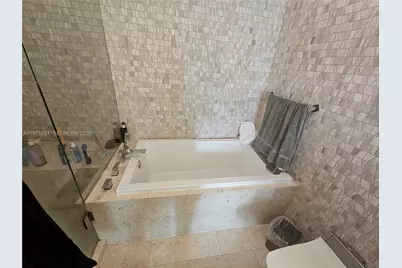 68 SE 6th St #1806, Miami, FL 33131 - Photo 15