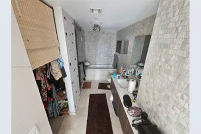 68 SE 6th St #1806, Miami, FL 33131 - Photo 9
