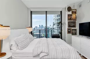 121 NE 34th St, Miami, FL 33137 - Photo 11