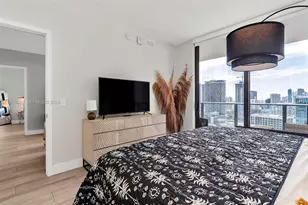 121 NE 34th St, Miami, FL 33137 - Photo 13