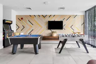 121 NE 34th St, Miami, FL 33137 - Photo 23