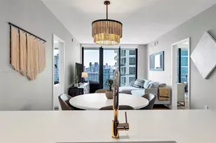 121 NE 34th St, Miami, FL 33137 - Photo 7