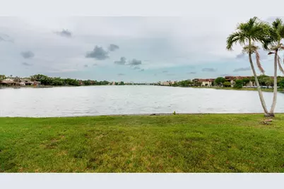 447 NE 195th St #217, Miami, FL 33179 - Photo 3