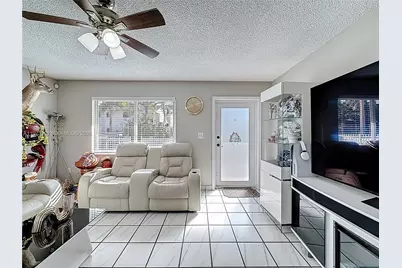 118 NW 48th Ave, Miami, FL 33126 - Photo 9